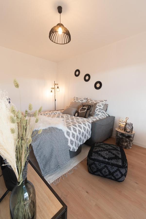 Bienvenue Chez Vous Tres Calme Et En Plein Centre Apartment Mantes-la-Jolie Exterior photo