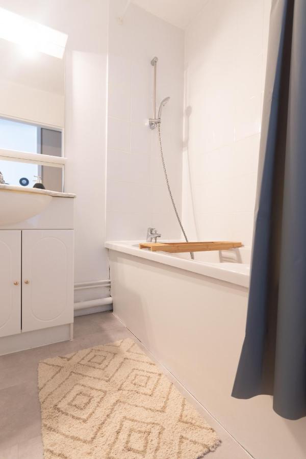 Bienvenue Chez Vous Tres Calme Et En Plein Centre Apartment Mantes-la-Jolie Exterior photo