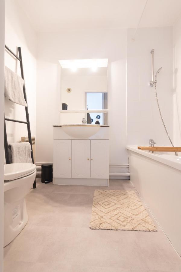 Bienvenue Chez Vous Tres Calme Et En Plein Centre Apartment Mantes-la-Jolie Exterior photo