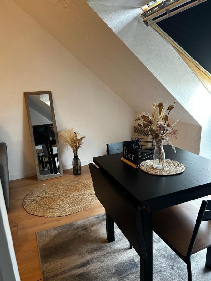 Bienvenue Chez Vous Tres Calme Et En Plein Centre Apartment Mantes-la-Jolie Exterior photo
